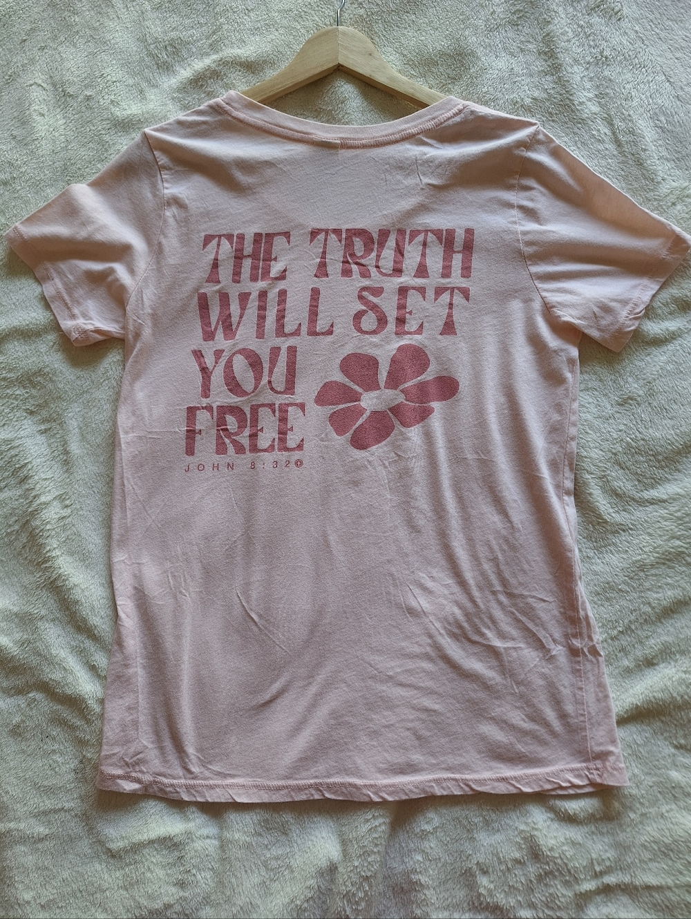 🌸 Christian "The Truth Will Set You Free" Graphic Tee | Pink | Size S ✨